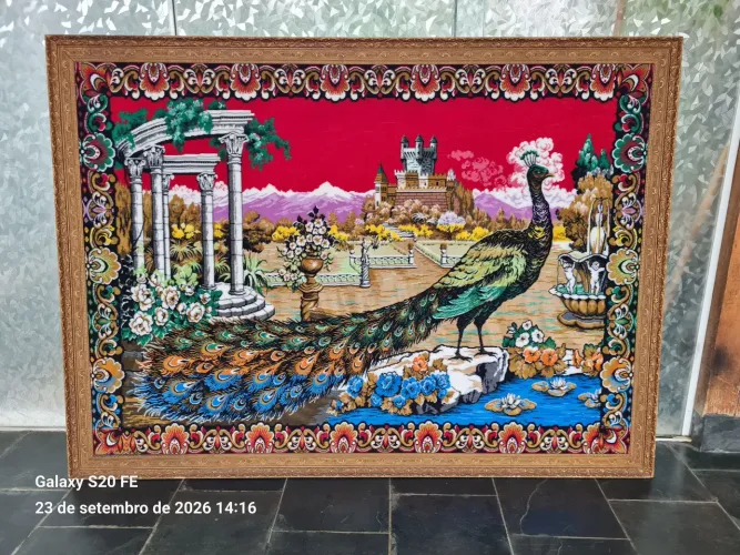 Quadro tapeçaria em veludo muito lindo