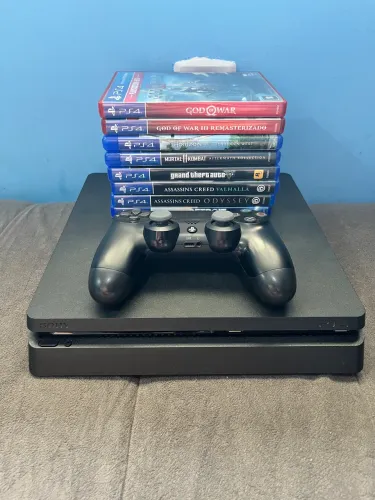 PS4 Slim com 8 jogos inclusos