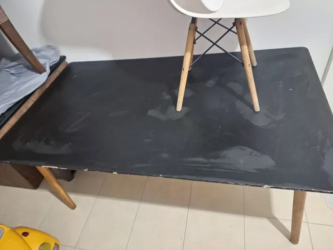 Mesa com 6 cadeiras 