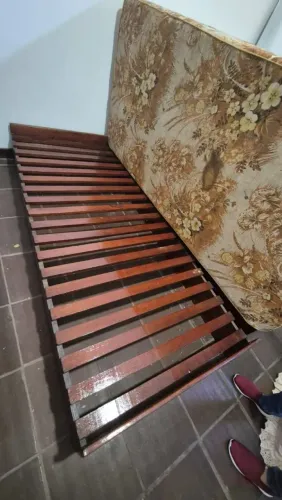 Cama madeira maciça queima estoque