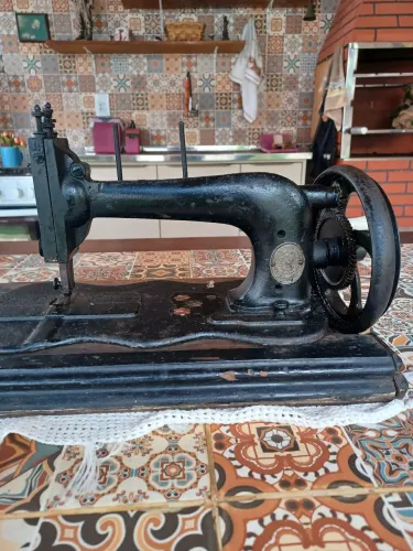 Antiga máquina de costura KLEMENS MULLER Dresden Alemanha R