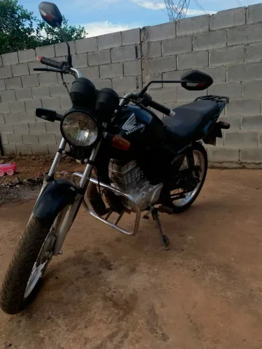 Vendo 2 Motos - Honda Fan 125 Preta 2009 Honda Titan 150 Vermelha 2008
