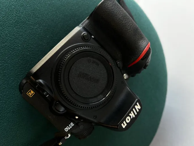 CÂMERA NIKON D-750