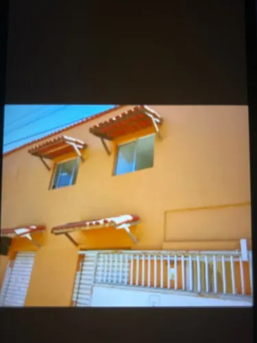 Alugo casa sobreloja