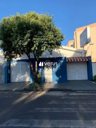 casa comercial à venda, 1 quarto, 1 suíte, Santa Mônica - Uberlândia/MG
