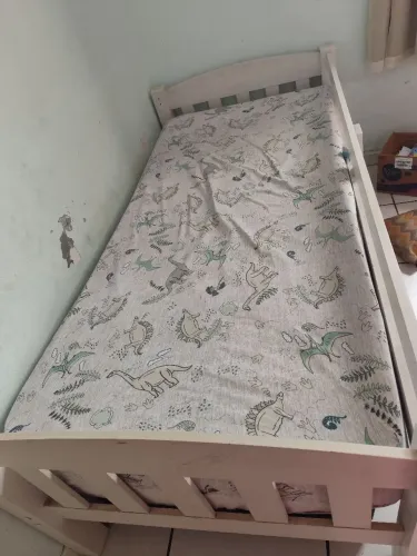 Cama solteiro com colchão 