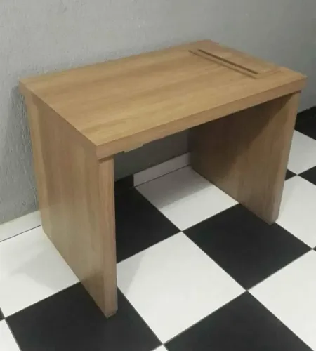 Mesa de Escritório Planejada em MDF Reforçado - Com Caixa de Tomadas