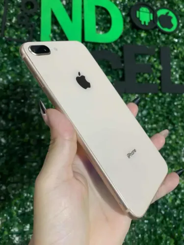 iPhone 8 Plus