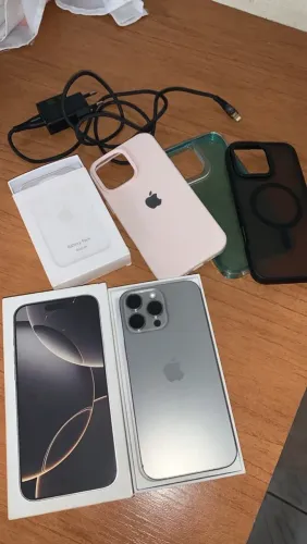 iPhone 16 Pro Max