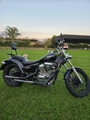 SHADOW 600 
