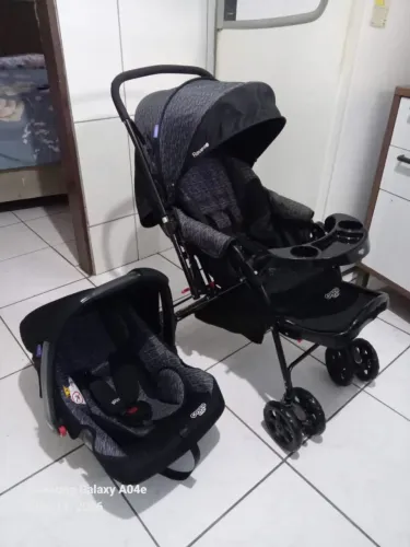 Carrinho de bebê Cosco e bb conforto novinhos unissex 