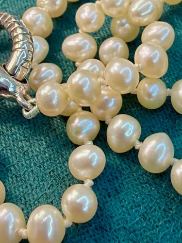 Colar de pérolas naturais 4,5mm e 5mm fecho em prata 925 Vivara.