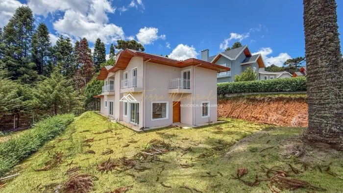 Casa em Condomínio à venda em Campos do Jordão