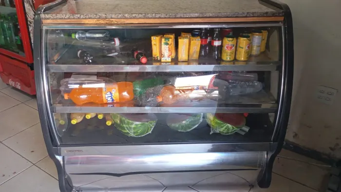 Balcão expositor frio ormifrio medida 1;20 valor 1500;00 reais