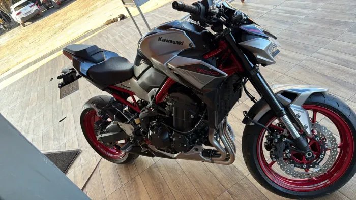 Vende se z900 