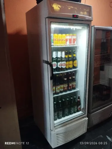 Cervejeira vertical porta vidro