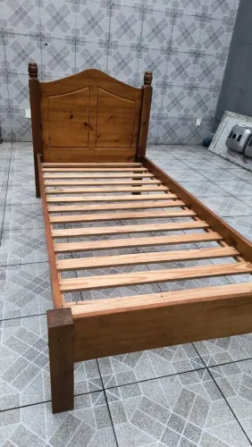 Cama de solteiro (suporte)