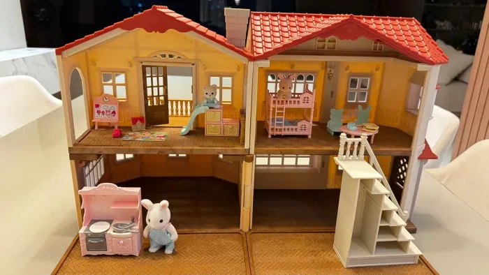 Sylvanian Families Casa Grande + Quarto de Bebê + Cozinha | R$ 750