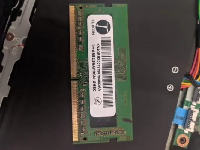 Memória RAM Notebook 4GB DDR4 2400MHz