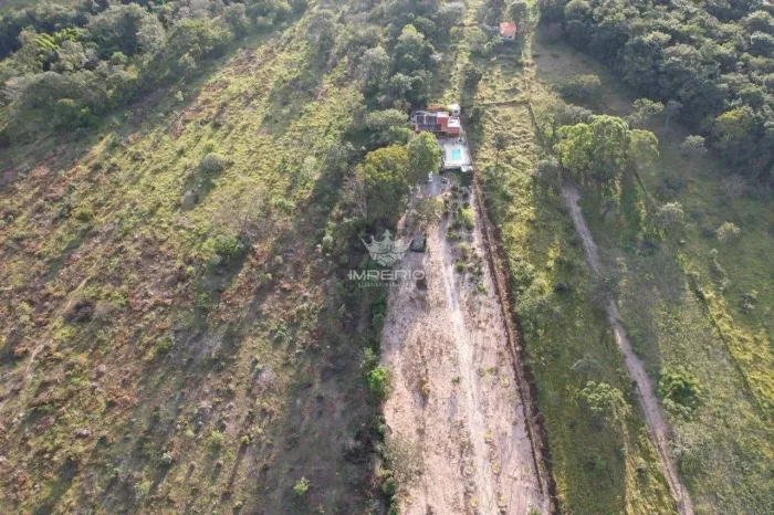 SÍTIO Á VENDA EM SÃO JOSÉ DO SALGADO 5477 M²