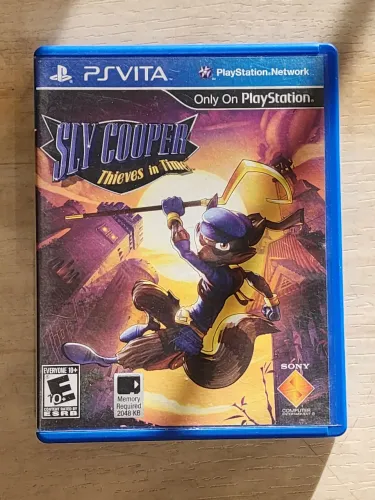 Cartucho original de ps vita Sly Cooper thieves on time