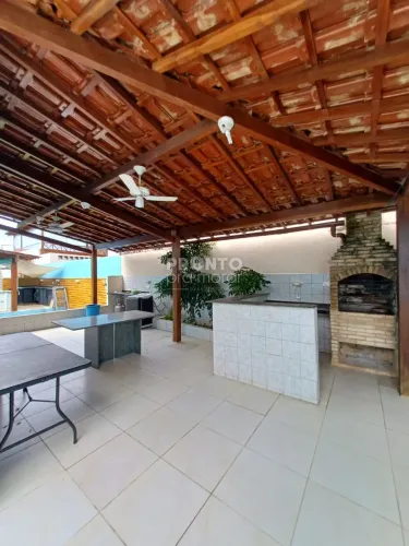 Casa de Condomínio com 5 quartos em Carneiros