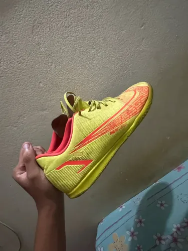 Chuteira da Nike mercurial tamanho 41