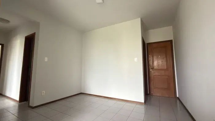 BOSQUE DOS INGLESES, CHAPADA, 3 QTOS, SEMI MOBILIADO, COM ÁGUA E GÁS