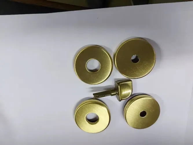 jogo de tranqueta e roseta dourado fosco