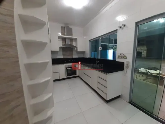 Casa com 3 dormitórios para alugar, 168 m² por R$ 6.250,00/mês - Vargeão - Jaguariúna/SP