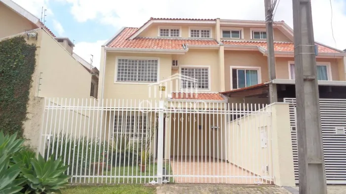 Sobrado com 3 dormitórios à venda, 169 m² por R$ 950.000,00 - Xaxim - Curitiba/PR