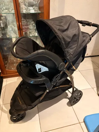 Carrinho e bebê conforto