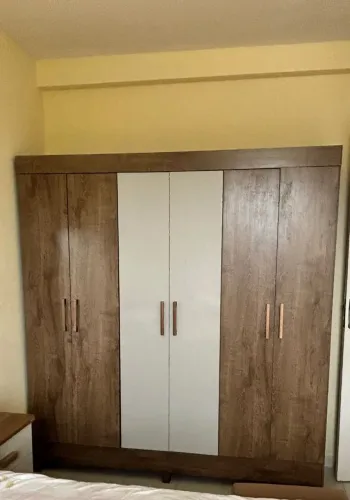Guarda roupa 6 portas