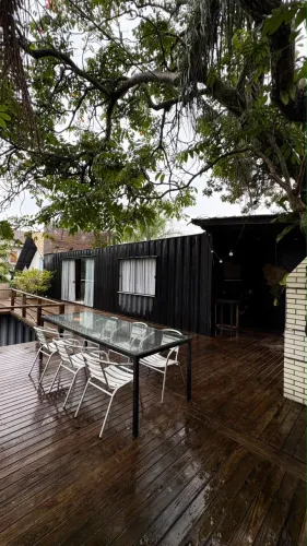 Alugo linda casa contêiner de 2 quartos mobiliada no Rio Tavares