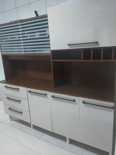 Armário de Cozinha Grande com Cristaleira e Porta Garrafas