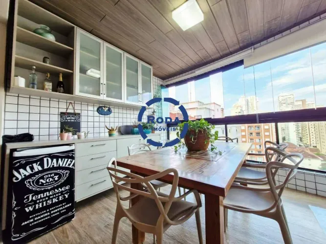 Apartamento 3 Quartos com 1 Suíte, 2 Vagas demarcadas e Varanda  Pompéia, Santos