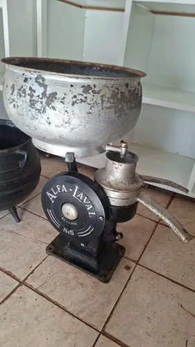Vende desnatadeira antiga