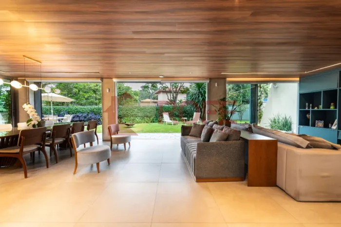 Casa para venda e locação em Pinheiros com 5 quartos, sendo 5 suítes , 377m²