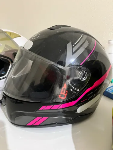 Capacete Fly seminovo