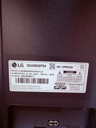 TV LG com display quebrado