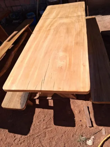 Mesa de madeira maciça 2.5 x 0.90