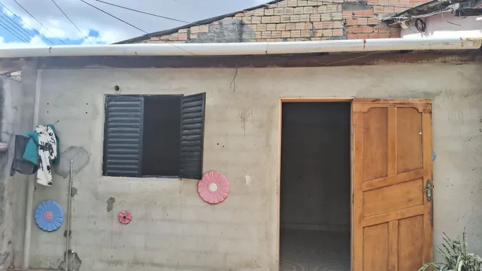 Aluga-se um apartamento no bairro carana próximo ao supermercado goiana