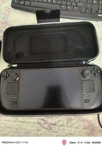 Vendo steam deck oled com 2 tb de armazenamento