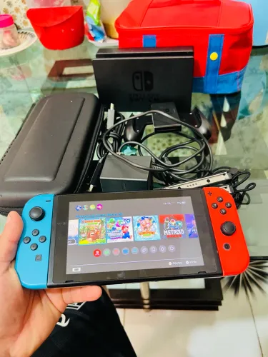 Nintendo Switch destravado 256gb com todos os acessórios originais