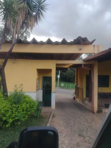 Vendo uma chácara em condomínio