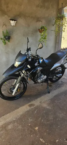 Xre 300 ano2015
