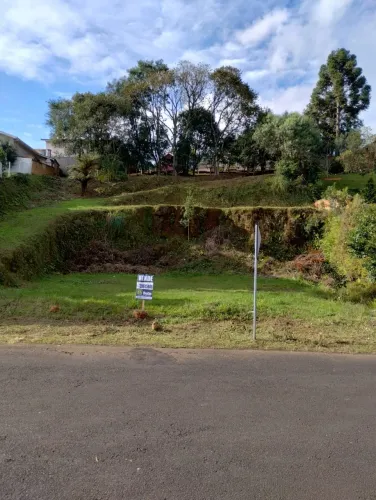 Terreno com 1.060,00m² no Bairro Santa Catarina