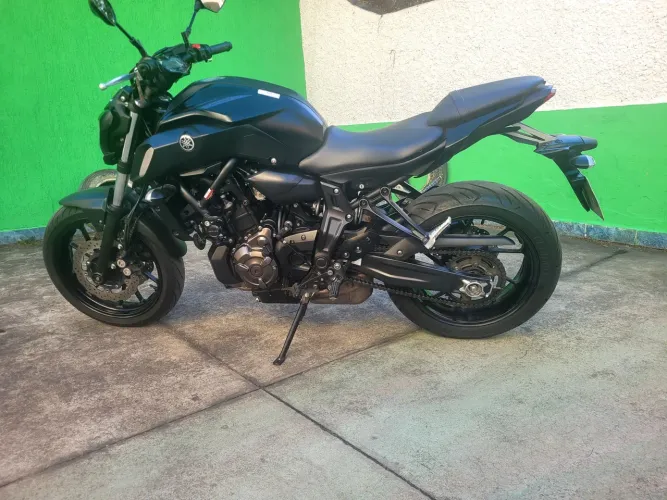 Moto impecável. De cidade. Nunca viajou