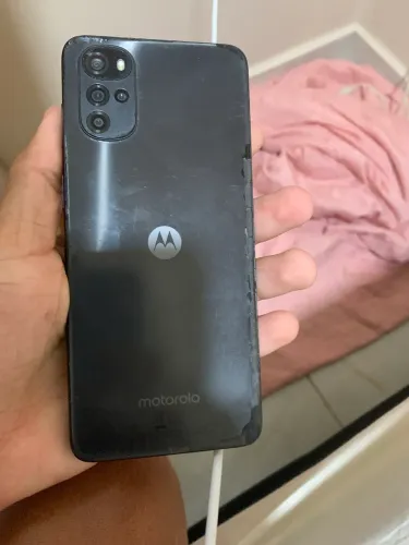 Tenho cll pra vende pra conserta tá com a tela queimada mas ainda liga e a tela ta 