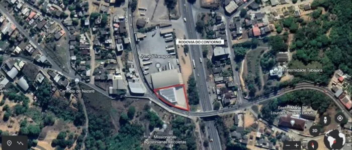 Galpão com 900m² e 1.200m² de pátio, 02 docas e escritório